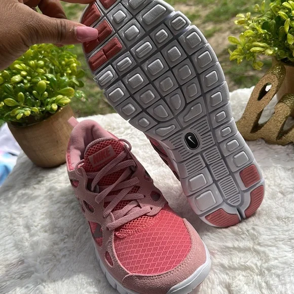 Nike Free Run Pink - Picture 2 of 7